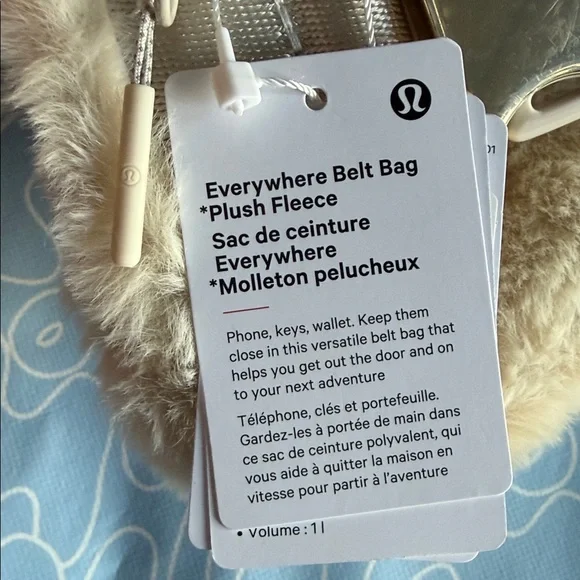 🆕 LULULEMON Everywhere Belt Bag Plush Fleece *Rhinestone Logo! NEW Ivory/Gold - Picture 14 of 17